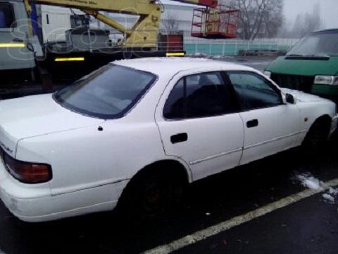 Toyota Camry 2500 бензин